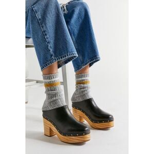 UO Urban Outfitters Roxy Studded Wooden Block Clog Heeled Black Leather Size 10